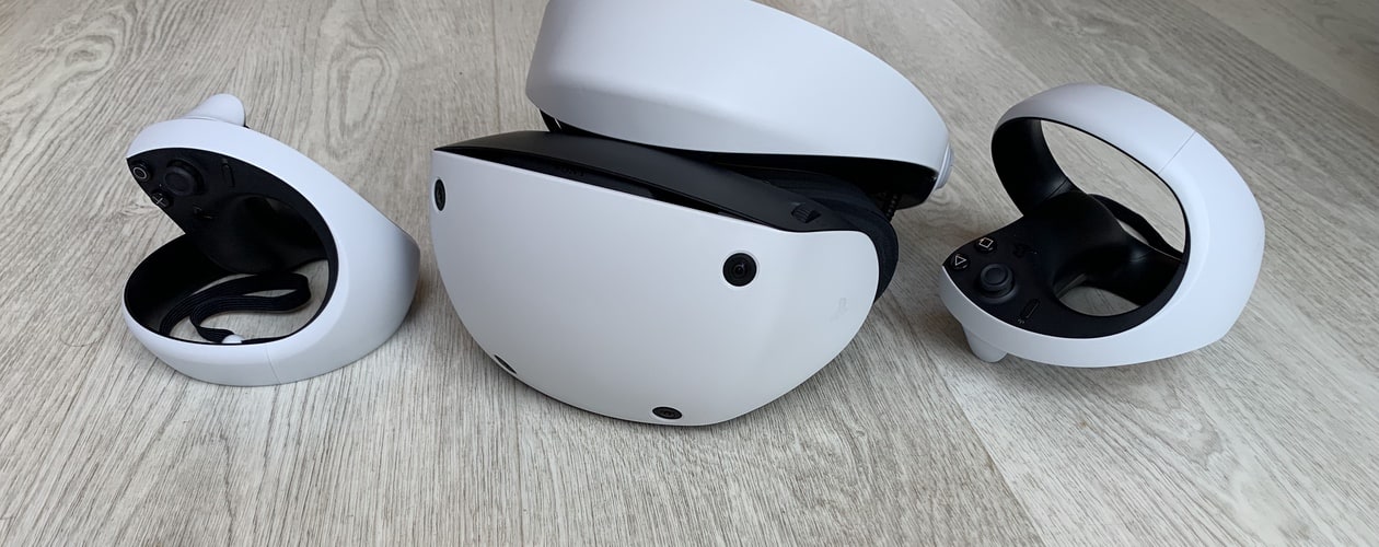 PlayStation VR 2 Unboxing – First impressions of the
new generation headset design